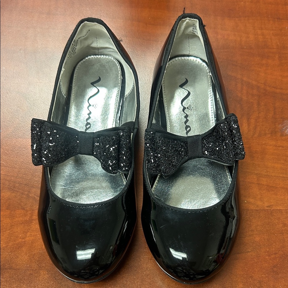 Nina Black Patent Mary Jane Girl Shoes with Glitter Bow size 4M